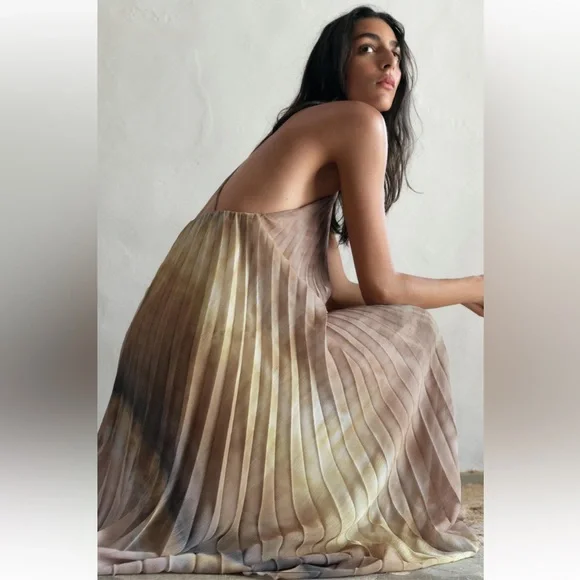 COPY - ZARA TIE DYE PLEATED HALTER DRESS - Picture 3 of 11